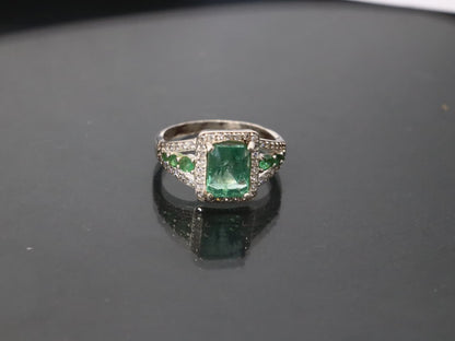 Chitral Emerald Silver Ring With Side Six Emeralds & Zircon detailing - Premium Quality