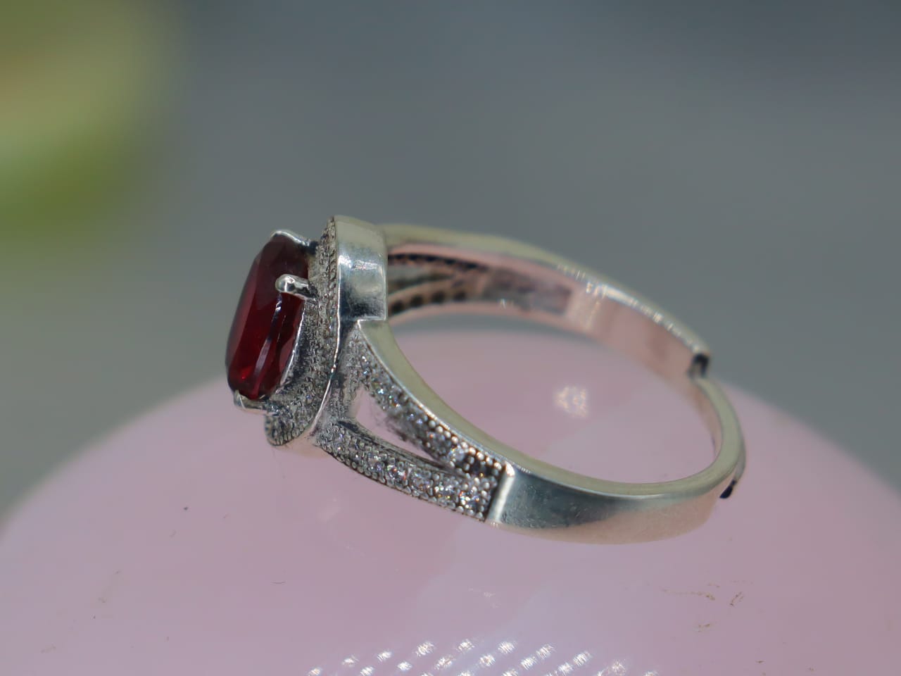 Garnett (Yaqoot) Ring in Italian Silver with Zircon Detailing – Elegant & Timeless