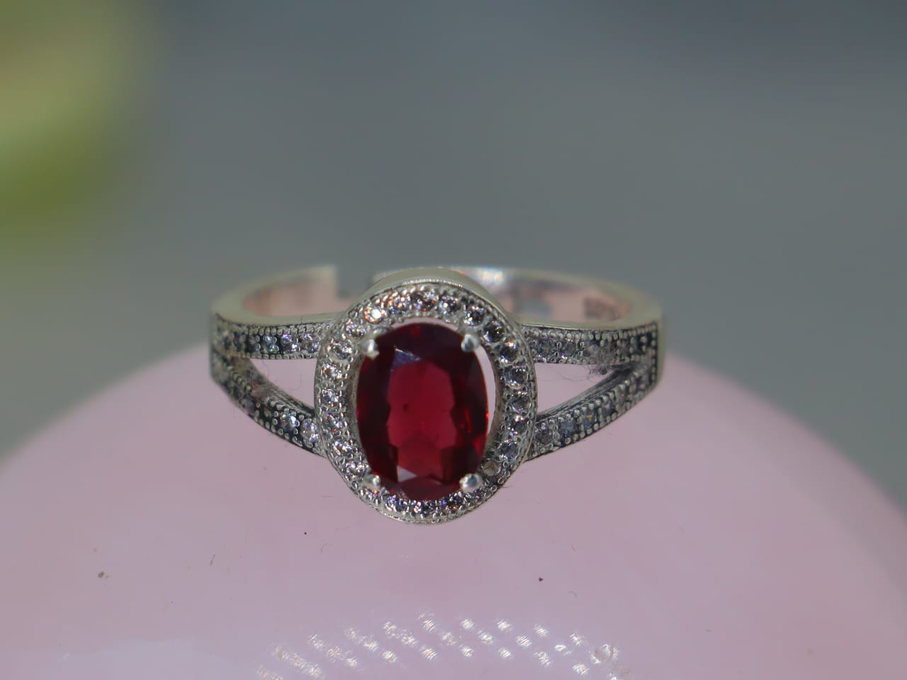 Garnett (Yaqoot) Ring in Italian Silver with Zircon Detailing – Elegant & Timeless