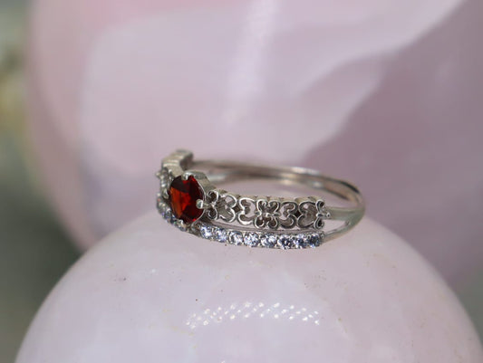 Yaqoot Garnet Ring in Italian Silver with Zircon Detailing – Elegant & Timeless