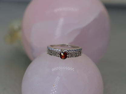 Yaqoot Garnet Ring in Italian Silver with Zircon Detailing – Elegant & Timeless