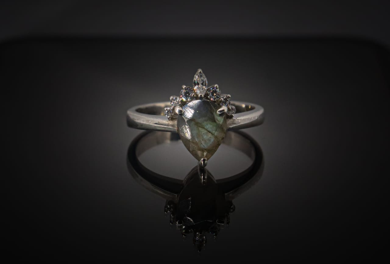 Natural Labradorite (Grey Moonstone) Ring in Sterling Silver 925