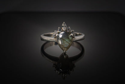 Natural Labradorite (Grey Moonstone) Ring in Sterling Silver 925